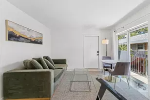 421 SW 9th St, Miami, FL 33130 - Photo 11