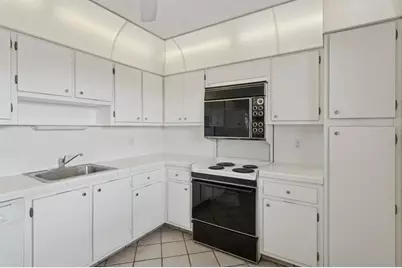 3960  Oaks Clubhouse Drive, Unit #502, Pompano Beach, FL 33069 - Photo 5