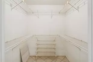 3960 Oaks Clubhouse Dr, Pompano Beach, FL 33069 - Photo 9