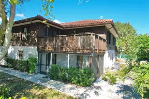 444 Pine Cir, Boca Raton, FL 33432 - Photo 9