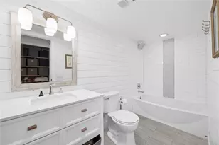 630 NE 20th Ln, Boynton Beach, FL 33435 - Photo 9