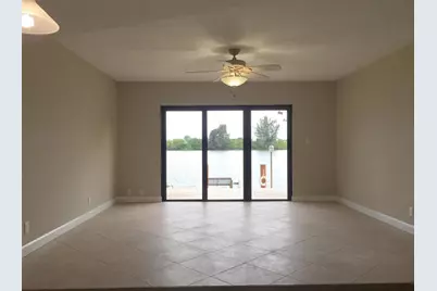 1100  Crystal Lake Dr, Unit #110, Deerfield Beach, FL 33064 - Photo 5