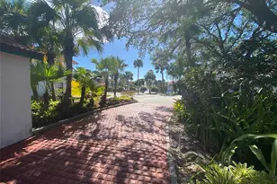 2286 Anchorage Ln, Naples, FL 34104 - Photo 35