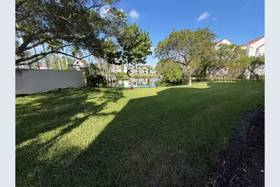 2731  Ocean Club Blvd, Unit #107, Hollywood, FL 33019 - Photo 3