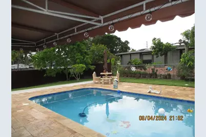 9330 NW 10th St, Pembroke Pines, FL 33024 - Photo 15