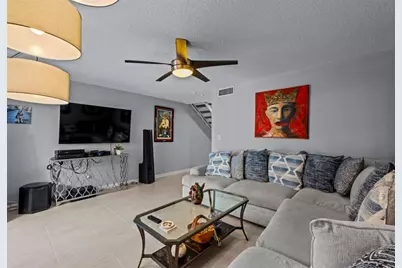 653  Cypress Ln, Unit #21B, Fort Lauderdale, FL 33305 - Photo 3