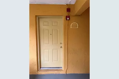 17911 NW 68 Ave, Unit #M209, Hialeah, FL 33015 - Photo 5