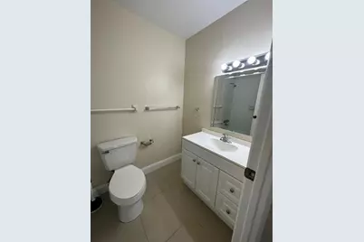 17911 NW 68 Ave, Unit #M209, Hialeah, FL 33015 - Photo 23