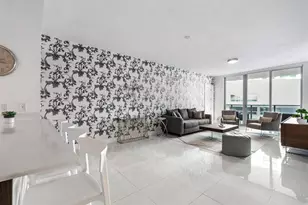 488 NE 18th St, Miami, FL 33132 - Photo 3