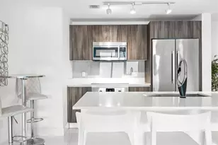 488 NE 18th St, Miami, FL 33132 - Photo 13