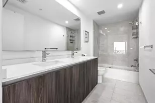 488 NE 18th St, Miami, FL 33132 - Photo 23