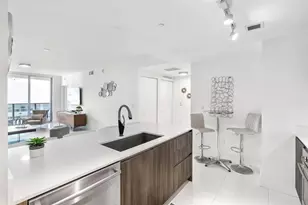 488 NE 18th St, Miami, FL 33132 - Photo 15