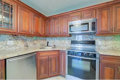 305 N Pompano Beach Boulevard, Unit #512, Pompano Beach, FL 33062 - Photo 5