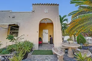 2000 Jackson St, Hollywood, FL 33020 - Photo 9