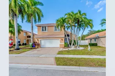 19431 SW 2nd St, Pembroke Pines, FL 33029 - Photo 1