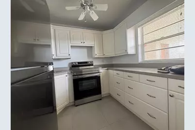 9235A  Lagoon Pl, Unit #310, Davie, FL 33324 - Photo 5