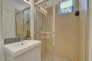 703 SE 16th Ct, Fort Lauderdale, FL 33316 - Photo 35