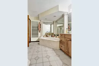 766 SE Cavern Ave, Port Saint Lucie, FL 34983 - Photo 17