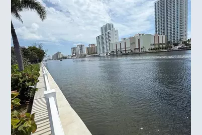 600  Parkview Dr, Unit #826, Hallandale Beach, FL 33009 - Photo 5