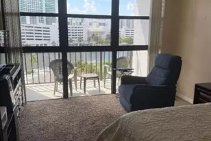 600 Parkview Dr, Hallandale Beach, FL 33009 - Photo 9