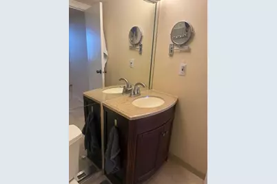 600  Parkview Dr, Unit #826, Hallandale Beach, FL 33009 - Photo 13