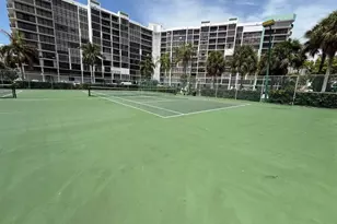 600 Parkview Dr, Hallandale Beach, FL 33009 - Photo 23