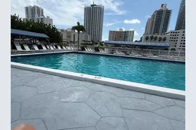 600  Parkview Dr, Unit #826, Hallandale Beach, FL 33009 - Photo 3