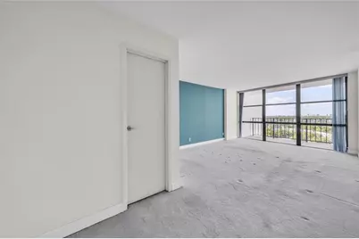 1000  Parkview Dr, Unit #925, Hallandale Beach, FL 33009 - Photo 19