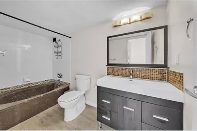 1000  Parkview Dr, Unit #925, Hallandale Beach, FL 33009 - Photo 21