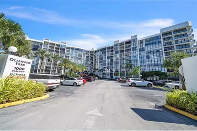 1000  Parkview Dr, Unit #925, Hallandale Beach, FL 33009 - Photo 29