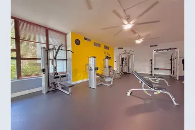 1000  Parkview Dr, Unit #925, Hallandale Beach, FL 33009 - Photo 37