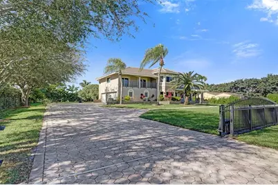 3061 SW 117th Ave, Davie, FL 33330 - Photo 3