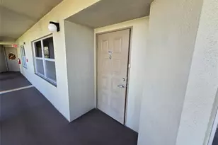 550 SW 138th Ave, Pembroke Pines, FL 33027 - Photo 3