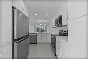 2901 S Palm Aire Dr, Pompano Beach, FL 33069 - Photo 3