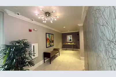 642  Valencia, Unit #305, Coral Gables, FL 33134 - Photo 3