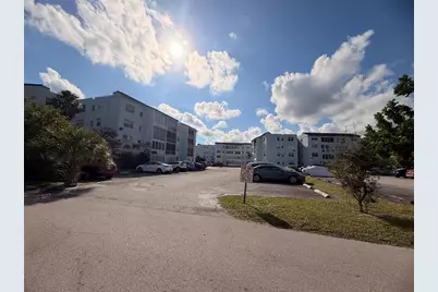 2850  Somerset Dr, Unit #208, Lauderdale Lakes, FL 33311 - Photo 15