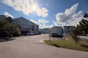 2850 Somerset Dr, Lauderdale Lakes, FL 33311 - Photo 15