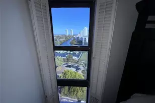 3375 N Country Club Dr, Miami, FL 33180 - Photo 23