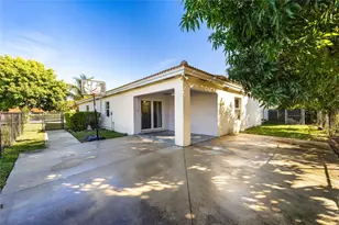 5408 NW 18th Pl, Lauderhill, FL 33313 - Photo 5