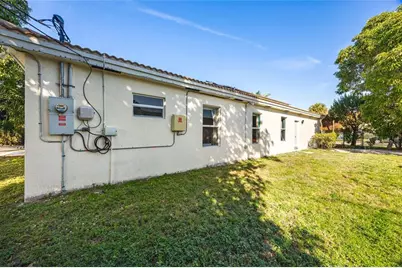 5408 NW 18th Pl, Lauderhill, FL 33313 - Photo 7