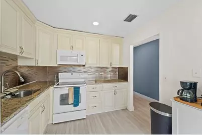 9302 SW 5th St, Unit #B, Boca Raton, FL 33428 - Photo 13