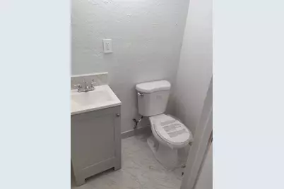 210 SW 7th St, Dania Beach, FL 33004 - Photo 5