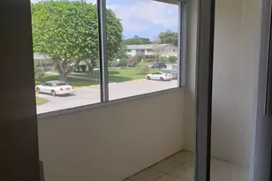 146 Canterbury F, West Palm Beach, FL 33417 - Photo 7