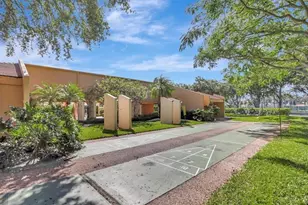 5717 Coral Lake Dr, Pompano Beach, FL 33063 - Photo 43