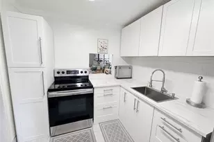 3040 Holiday Springs Blvd, Margate, FL 33063 - Photo 3