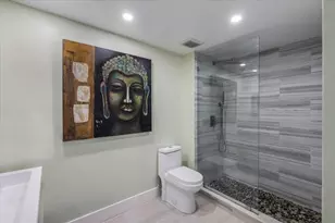 2452 Centergate Dr, Miramar, FL 33025 - Photo 25