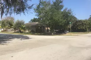 299 Avenue L, Moore Haven, FL 33471 - Photo 9