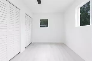 713 SW 4th Ct, Hallandale Beach, FL 33009 - Photo 13