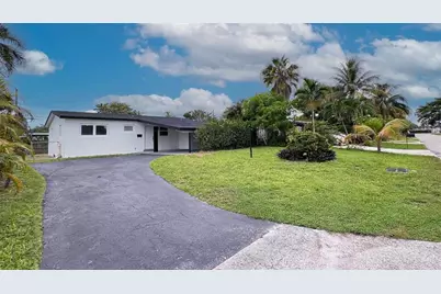 713 SW 4th Ct, Hallandale Beach, FL 33009 - Photo 9