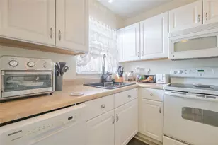 3051 Sunrise Lakes Dr Unit, Fort Lauderdale, FL 33322 - Photo 11